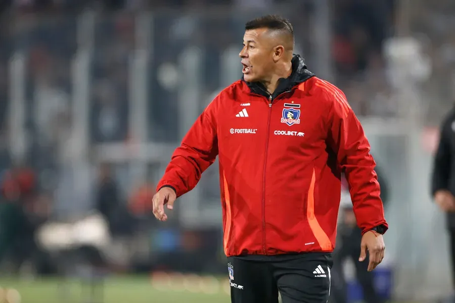 Jorge Almirón sufre dos grandes bajas para buscar la clasificación a octavos de final ante Cerro PorteñoImagen: Jonnathan Oyarzun/Photosport