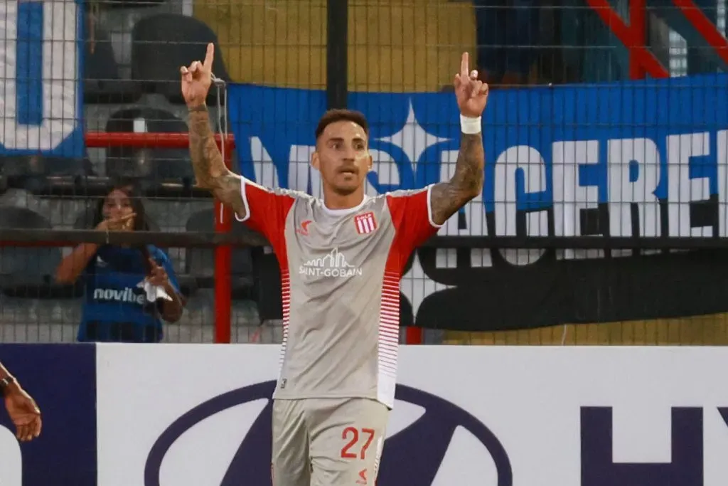 Javier Correa está cerca de ser el 9 de Jorge Almirón en Colo Colo | Foto: Photosport