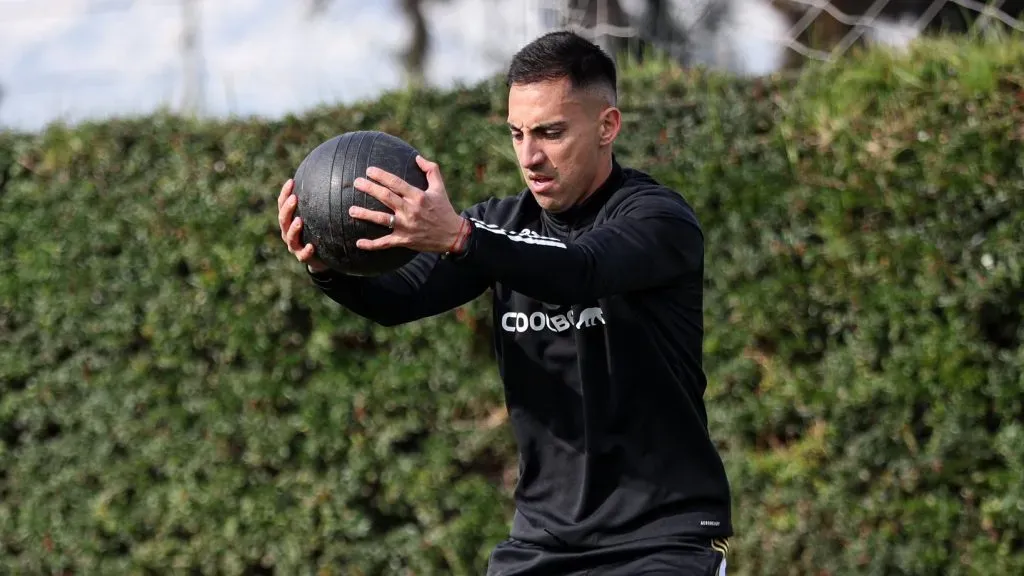 Javier Correa podría debutar en Colo Colo