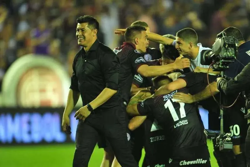 La tremenda hazaña que logró Almirón ante Marcelo Gallardo en Libertadores.