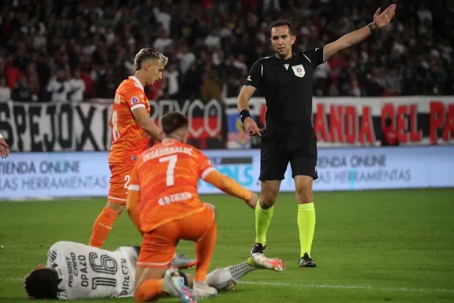 Nicolás Millas será el árbitro del Colo Colo vs Everton. Imagen: Jonnathan Oyarzun/Photosport