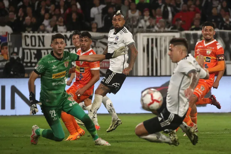 Colo Colo y Cobreloa se verán las caras, esta vez en Calama. Imagen: Jonnathan Oyarzun/Photosport