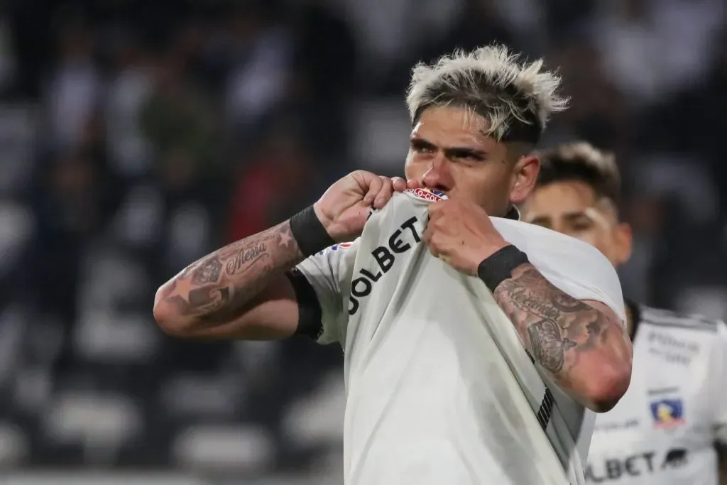 El festejo de Carlos Palacios tras su gol a Ñublense | Foto: Photosport