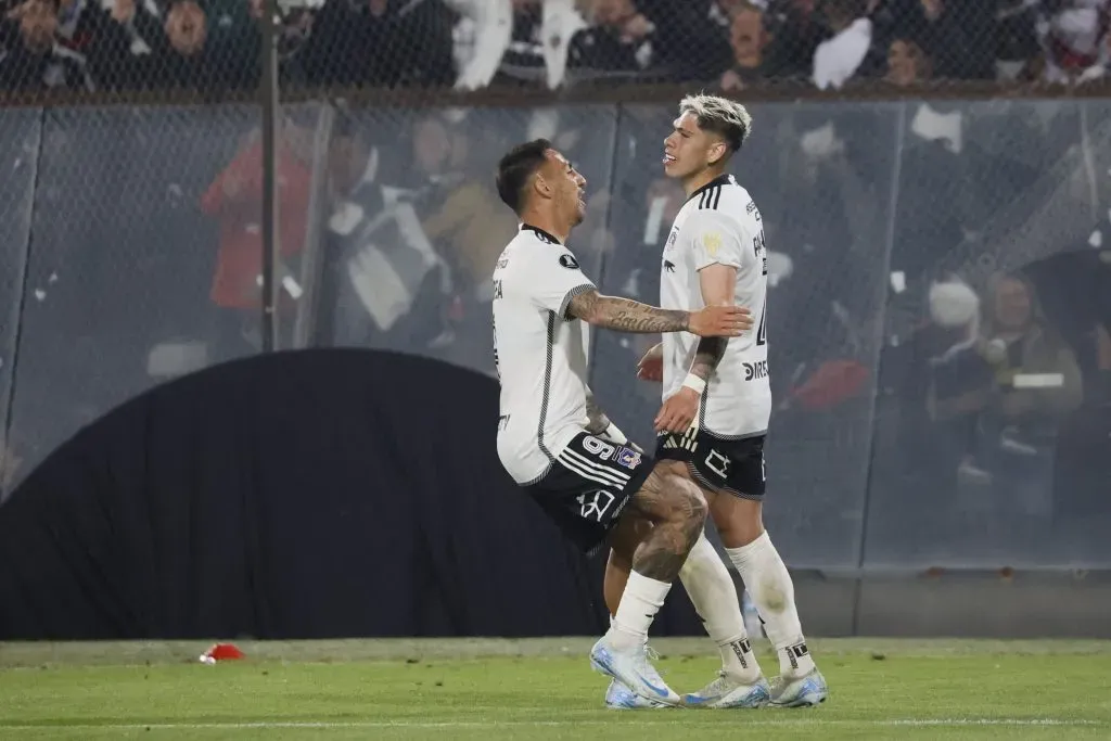 Javier Correa elige a Carlos Palacios para un equipo de baby fútbol.
