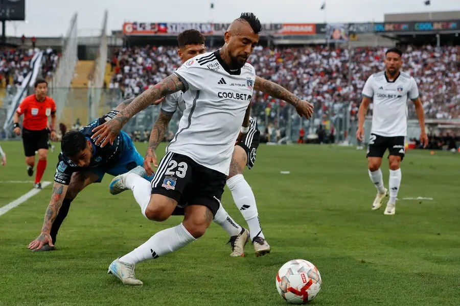 Artruo Vidal conversó sobre su posible renovación en Colo Colo. Imagen: Felipe Zanca/Photosport