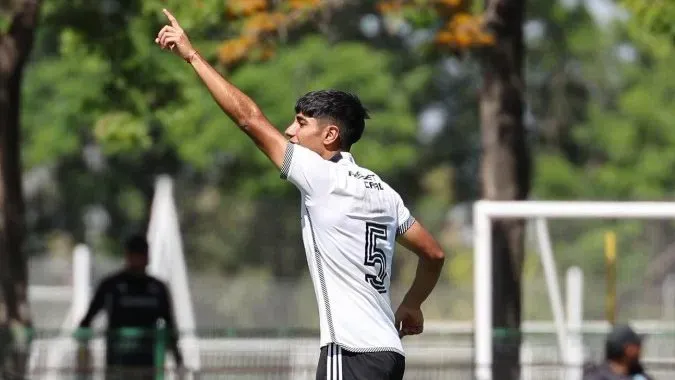Colo Colo va por dos copas en el fútbol joven.
