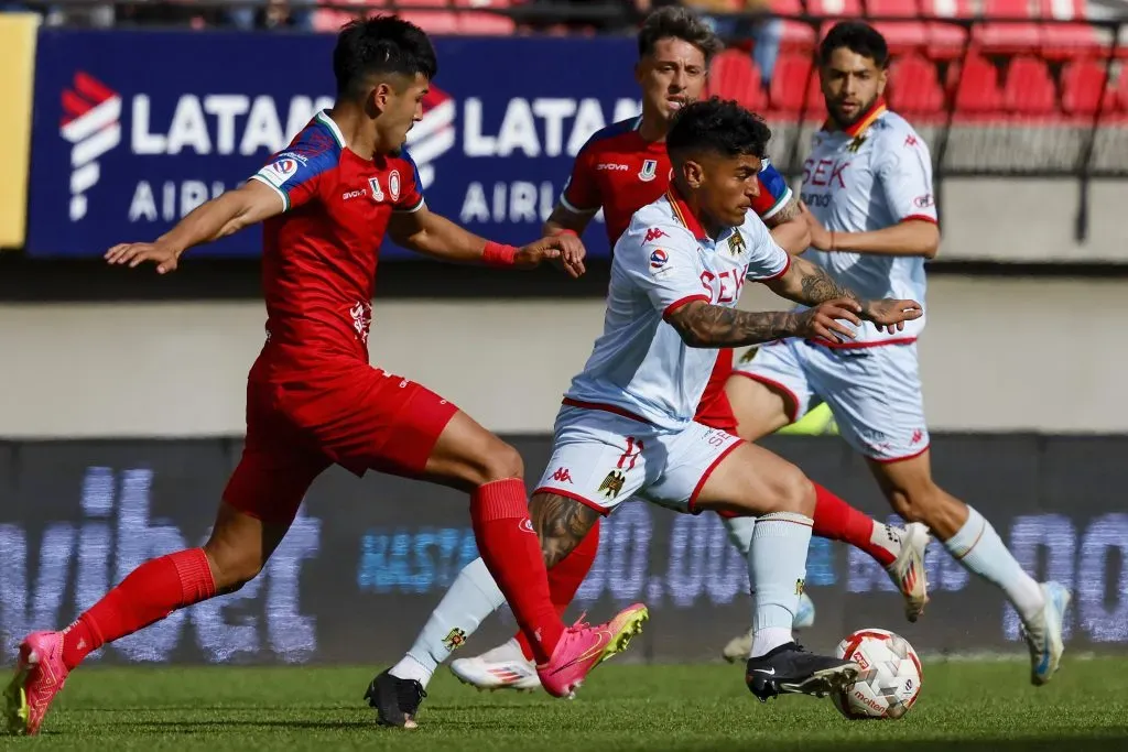 Diego Ulloa en el partido de Unión La Calera vs Unión Española. (Foto: Photosport)