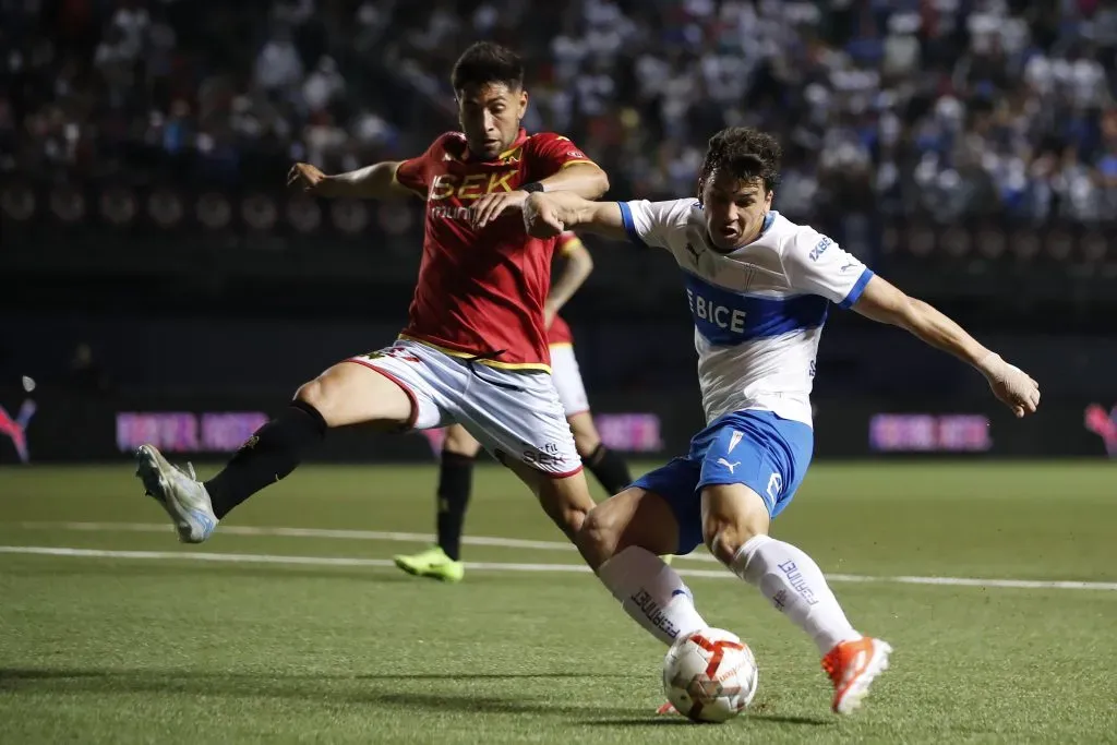 Jeyson Rojas con Unión Española enfrentando a Universidad Católica. (Foto: Photosport)