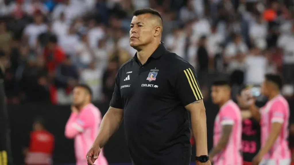 Jorge Almirón espera por refuerzos en Colo Colo.