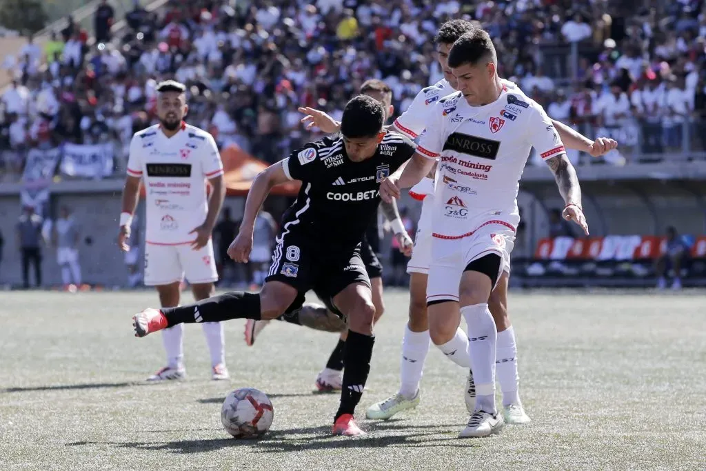 Esteban Pavez en el partido de Colo Colo vs Deportes Copiapó. (Foto: Photosport)