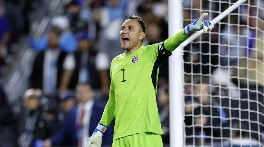 Keylor Navas es uno de los jugadores que sigue dando vueltas en Colo Colo