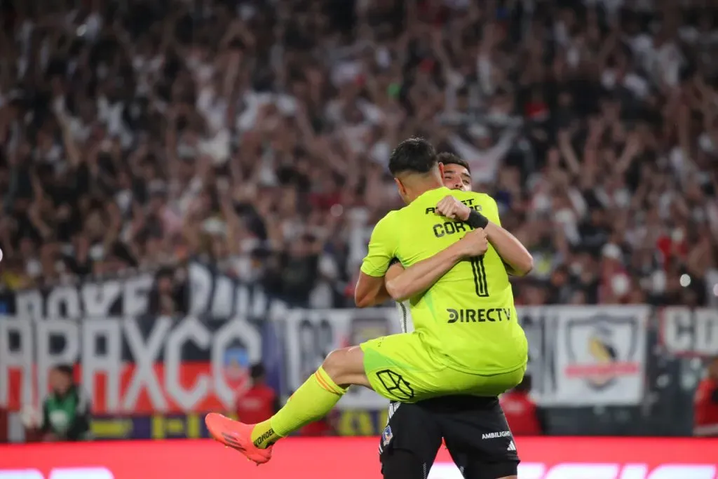 Brayan Cortés firma un nuevo contrato con Colo Colo. Imagen: Jonnathan Oyarzun/Photosport