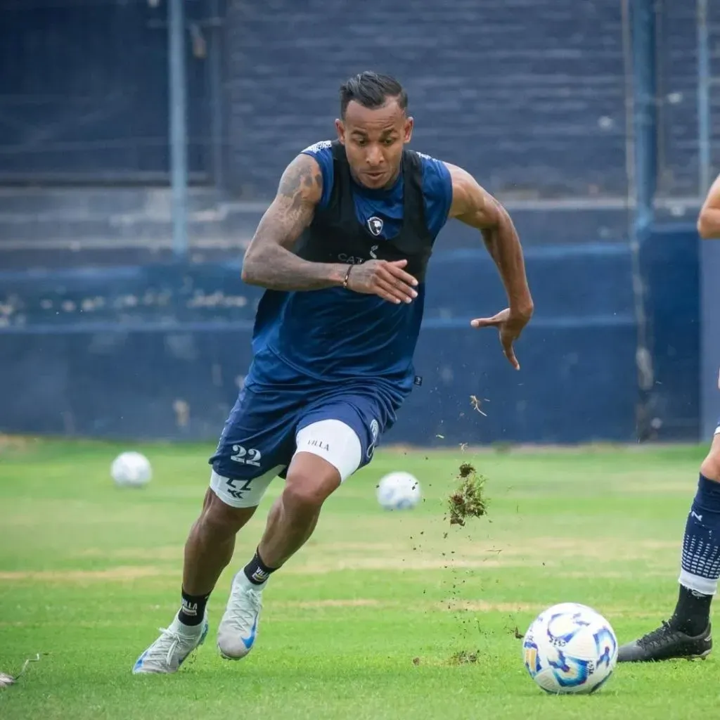 Sebastián Villa en la pretemporada de Independiente Rivadavia. (Foto: sebastian14villa)