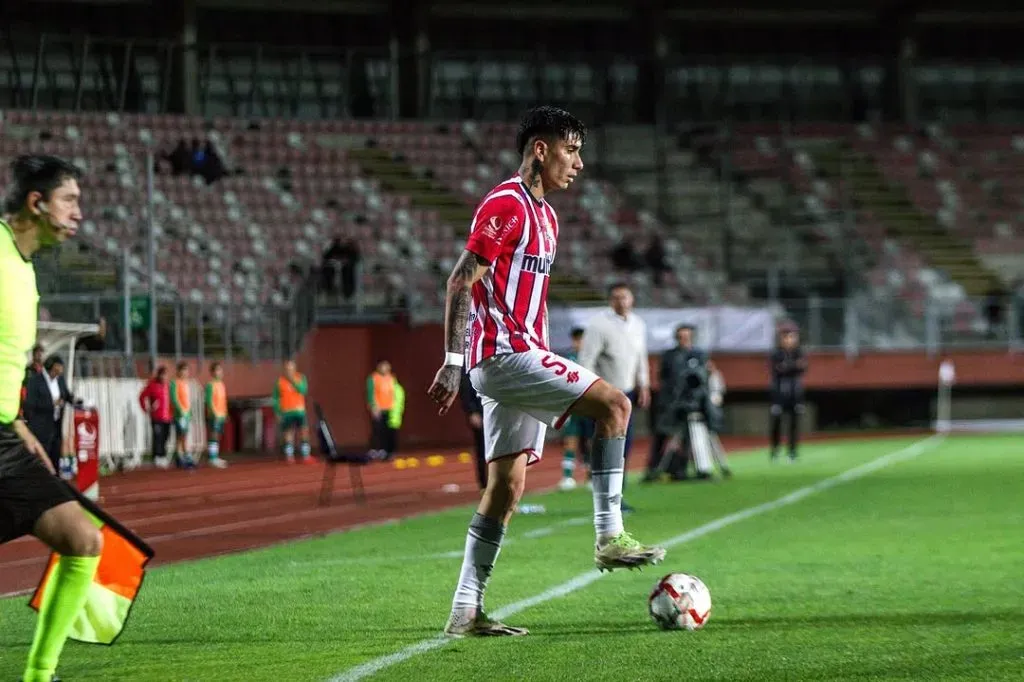 La dirigencia de Blanco y Negro tiene en carpeta a Matías Pérez de Curicó Unido.