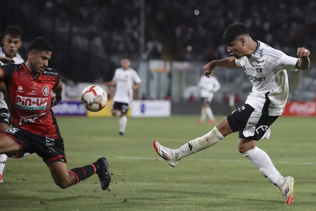 Claudio Aquino en el partido de Colo Colo vs Deportes Limache. (Foto: Photosport)