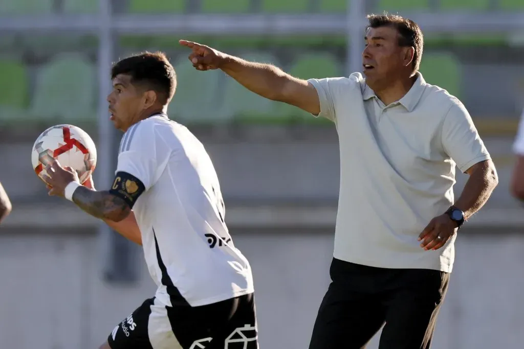 Esteban Pavez en el partido con Santiago Wanderers. (Foto: Photosport)
