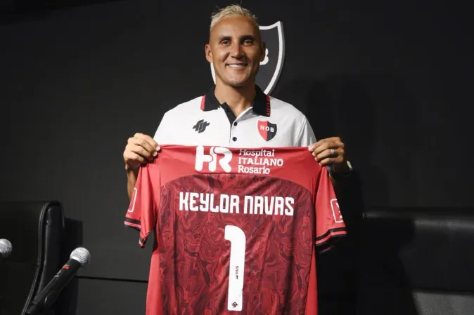 Keylor Navas brilla en Newell's Old Boys.