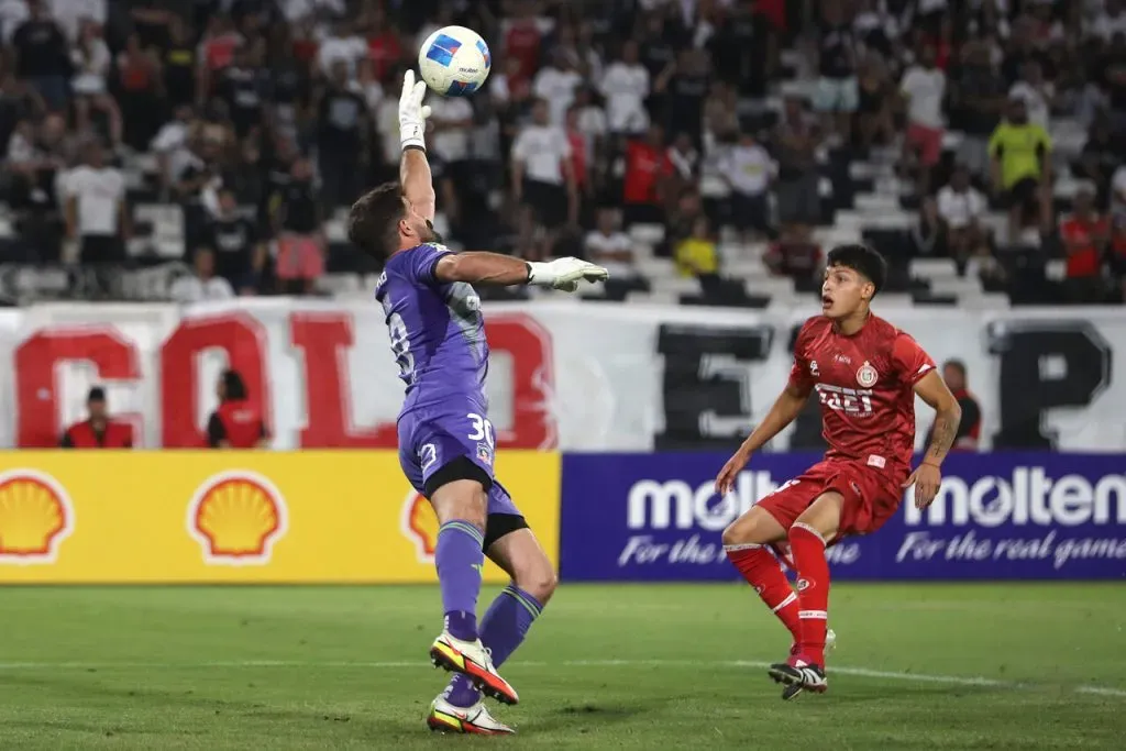 Fernando de Paul gana bonos para seguir teniendo oportunidades en Colo Colo. Imagen: Felipe Zanca/Photosport