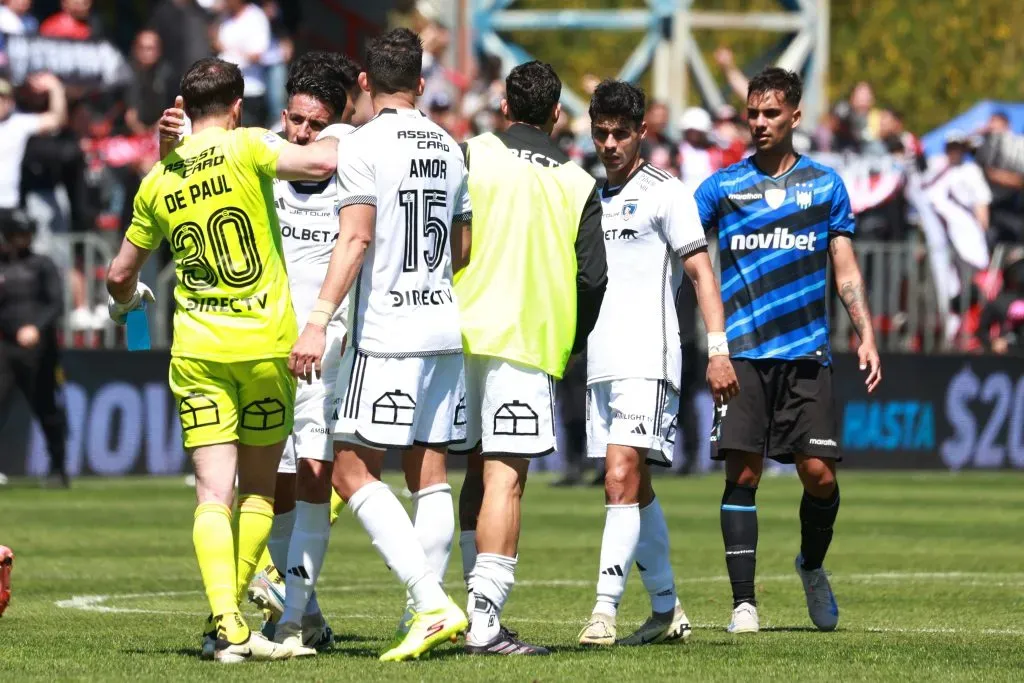 Jugadores de Colo Colo tras el último partido con Huachipato en Talcahuano. (Foto: Photosport)