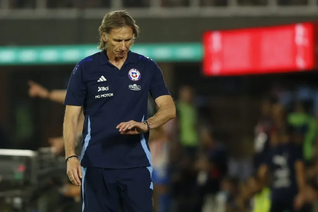 Ricardo Gareca en el partido de Chile vs Paraguay. (Foto: Photosport)