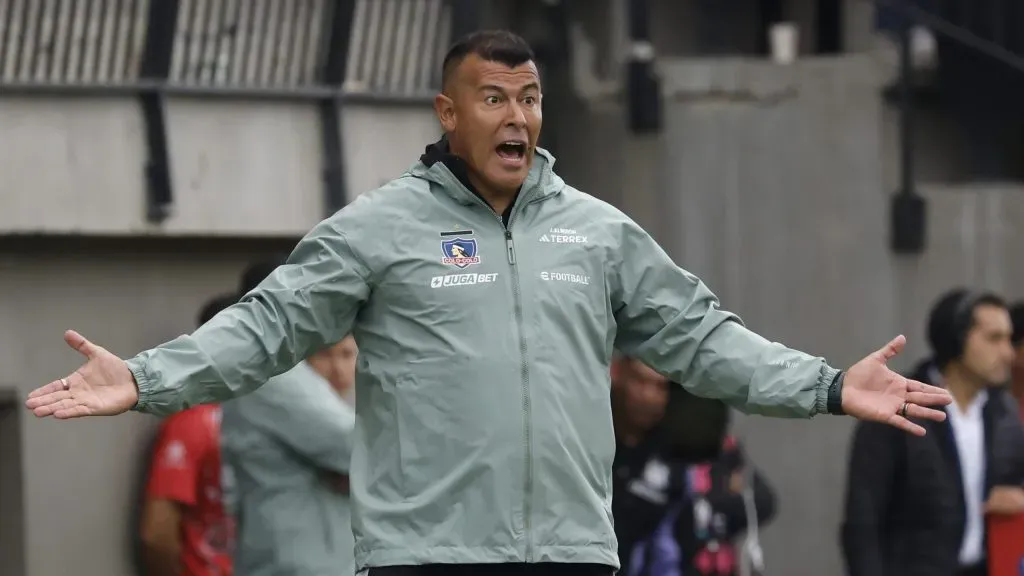 Jorge Almirón tendrá que tomar decisiones con la formación