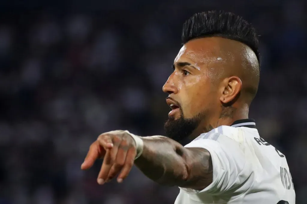 Arturo Vidal fue clave para que Colo Colo salvara un punto en Macul. Imagen: Jonnathan Oyarzun/Photosport