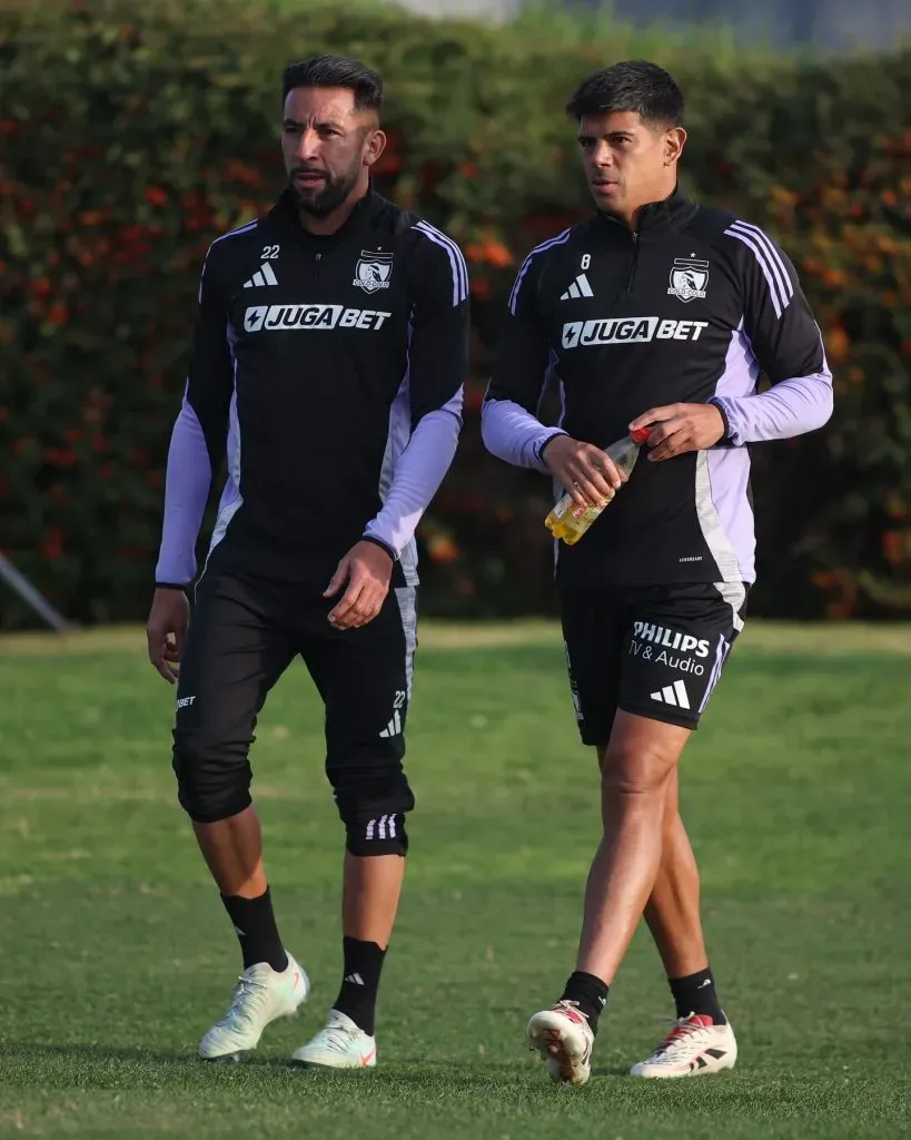 Mauricio Isla y Esteban Pavez en el entrenamiento. (Foto: Colo Colo)