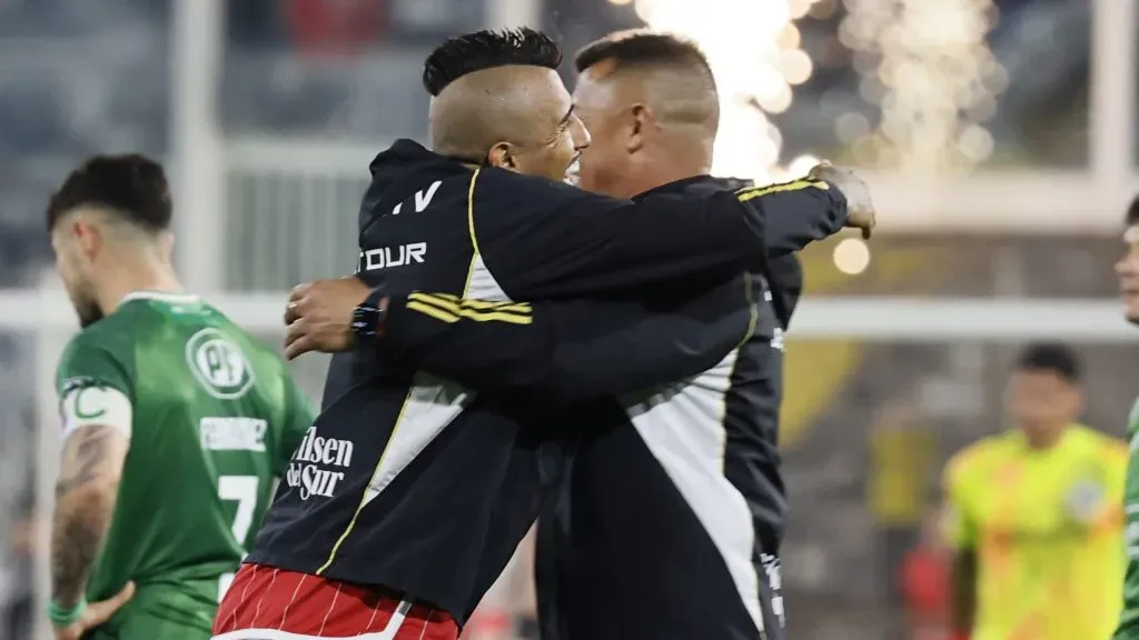 Arturo Vidal descarta cama a Jorge Almirón en Colo Colo.