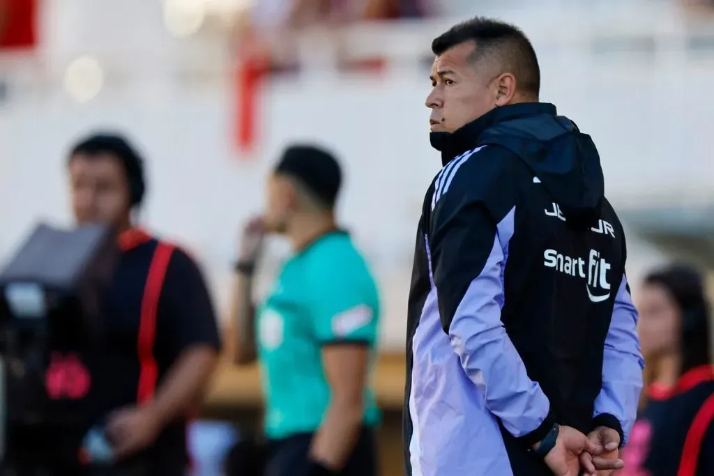 En Blanco y Negro ponen en duda la continuidad de Jorge Almirón. Imagen: Andres Pina/Aton Chile