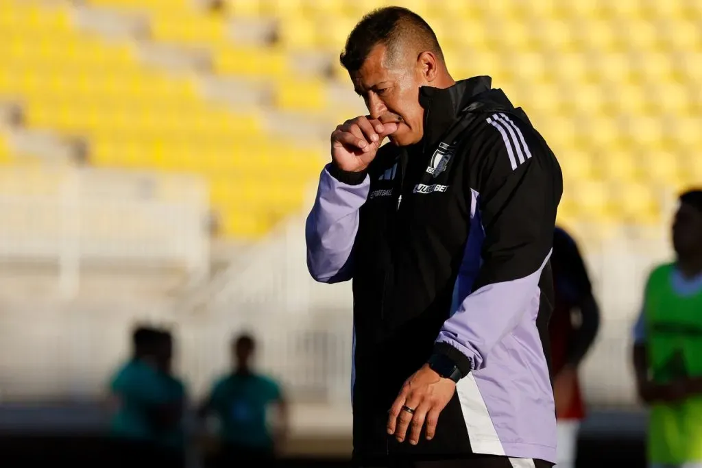 Jorge Almirón es criticado por el presente de Colo Colo. Imagen: Andres Pina/Aton Chile