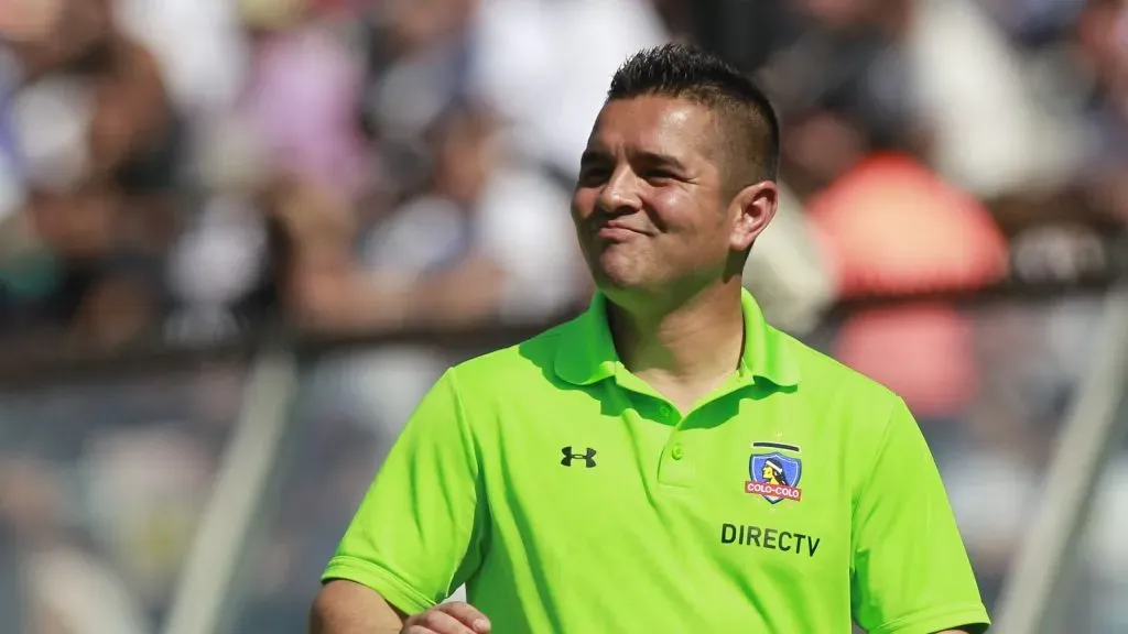Colo Colo descarta a Héctor Tapia para reemplazar a Almirón.