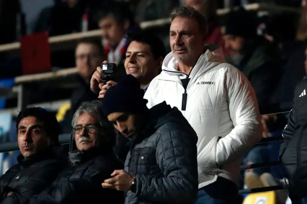 Marcelo Barticciotto le entrega la receta a Colo Colo para salir del mal momento. Imagen: Andres Pina/Photosport