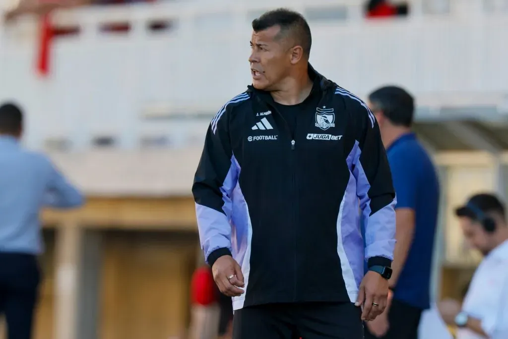 Jorge Almirón y el problema para el futuro de Colo Colo. Imagen: Andres Pina/Aton Chile