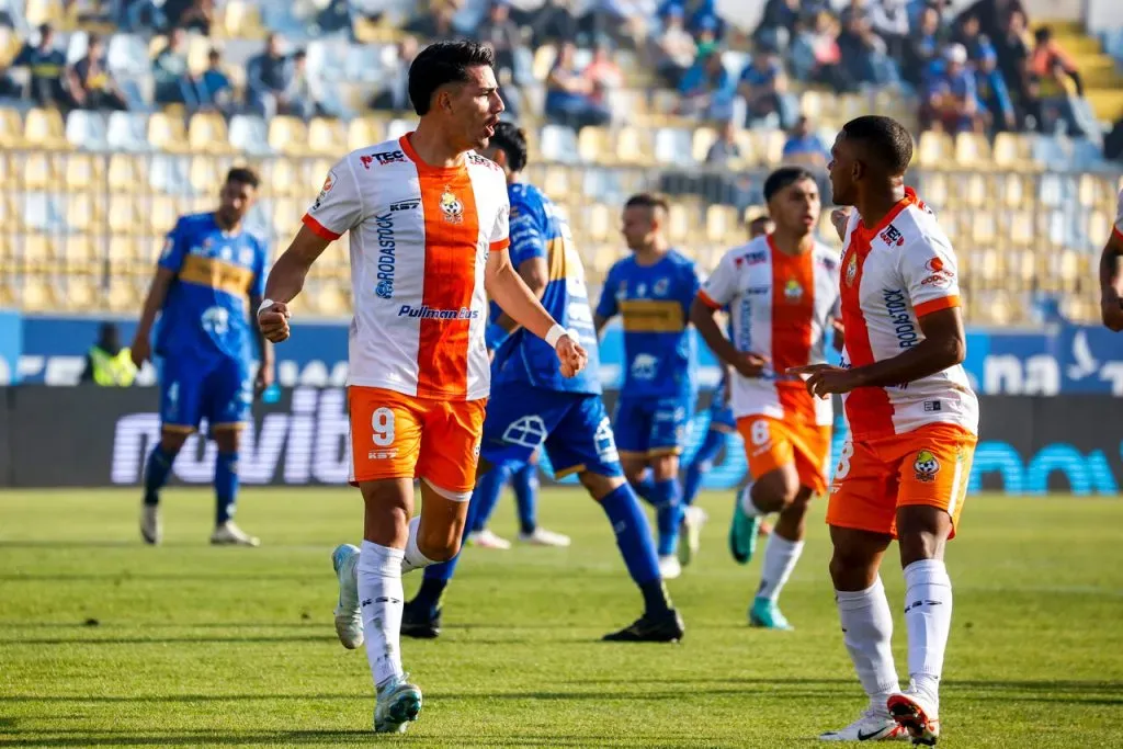 Cobresal celebró en Viña del Mar tras vencer a Everton. Imagen: Raul Zamora/Photosport