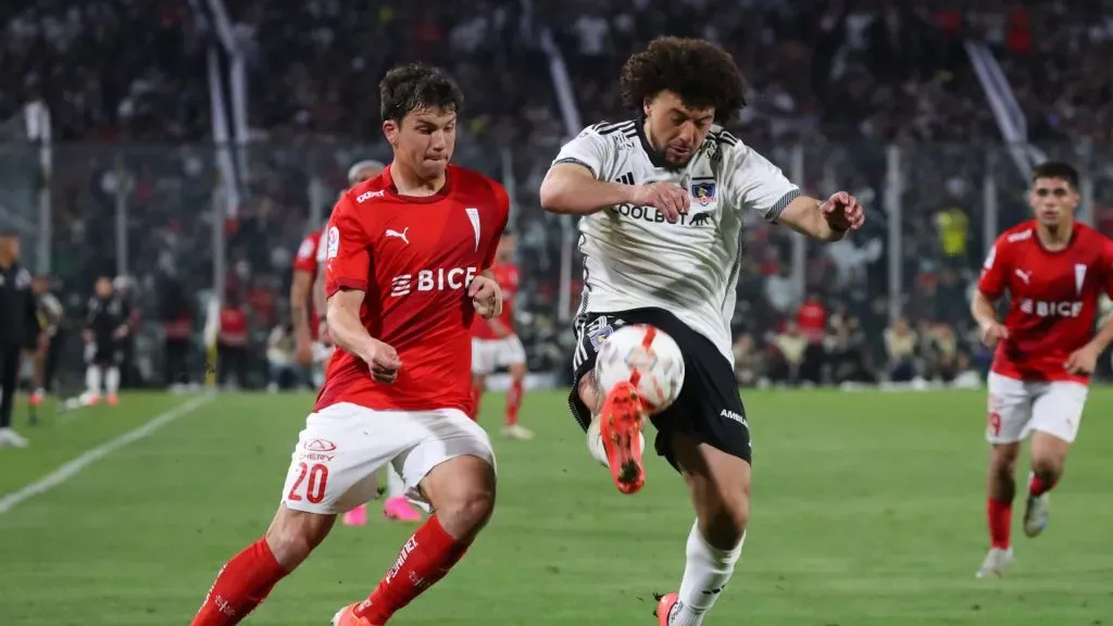 Gonzalo Tapia puede partir a River Plate y Colo Colo mira atento.