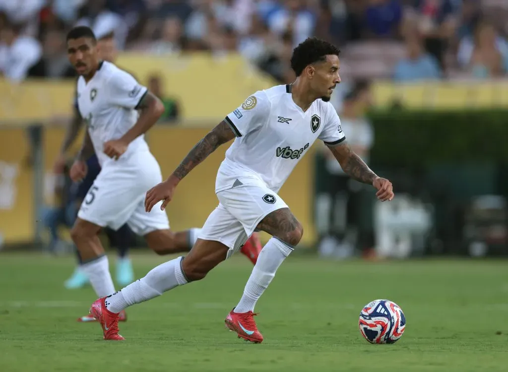 Jugadores del Fogao en partido con el PSG. (Foto: Getty Images)