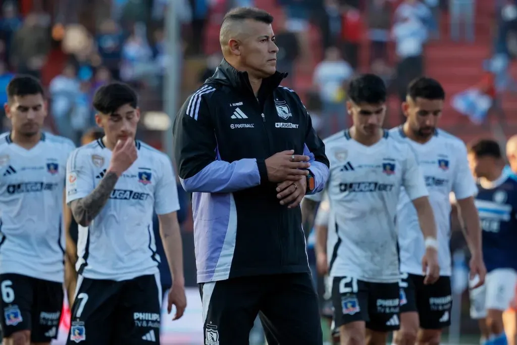 Jorge Almirón pide disculpas a los hinchas de Colo Colo. Imagen: Andres Pina/Photosport