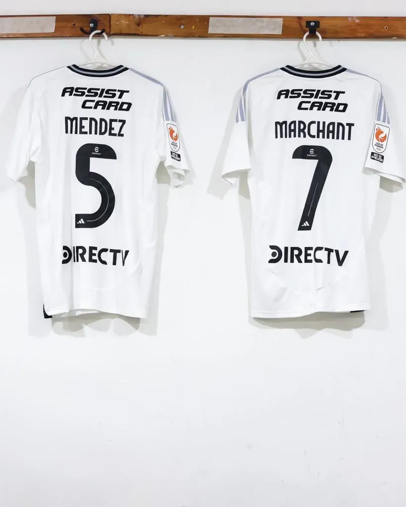 Camiseta colocolina con el eFootball. (Foto: Colo Colo)