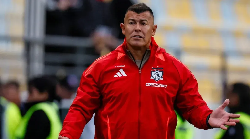 Esto es lo que dijo Jorge Almirón sobre la posible llegada de refuerzos a Colo Colo.