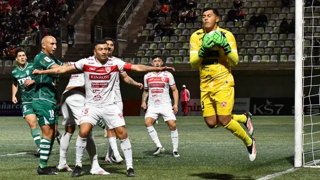 Julio Fierro con la camiseta de Copiapó.