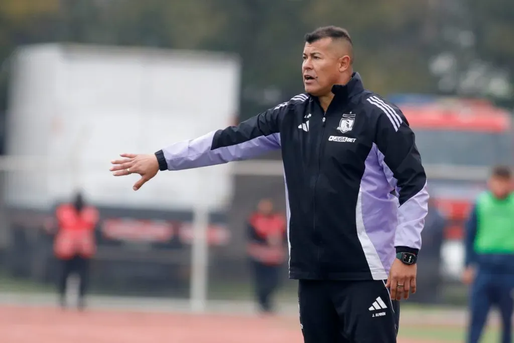 Jorge Almirón dio cuenta de lo que debe mejorar Colo Colo. Imagen: Jorge Loyola/Photosport