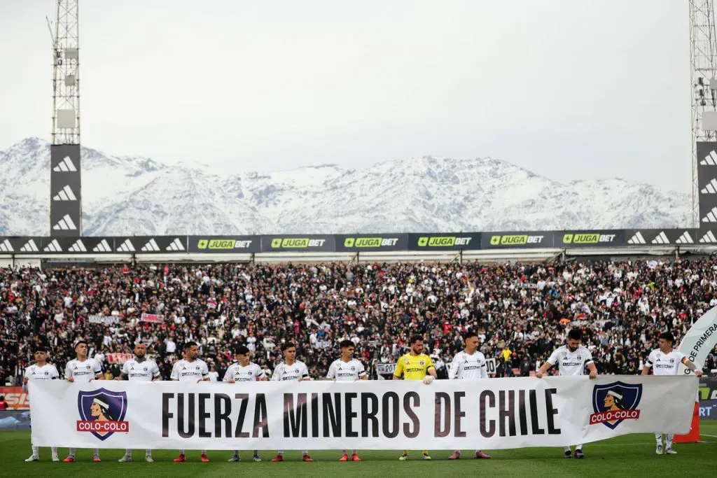 El gesto de Colo Colo por la tragedia en El Teniente. Imagen: Felipe Zanca/Photosport