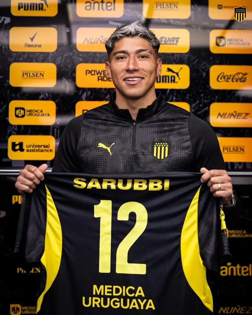 Brayan Cortés presentado en Peñarol. (Foto: @OficialCAP)