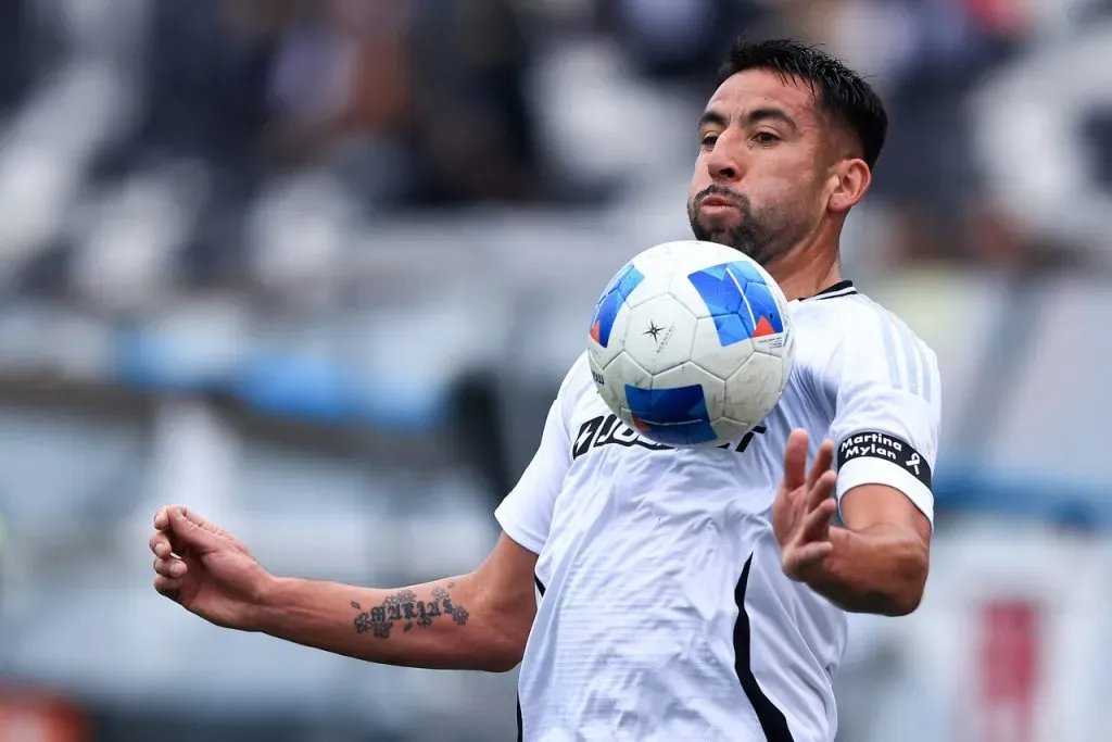 Mauricio Isla sigue confiando en la remontada de Colo Colo. Imagen: Felipe Zanca/Photosport
