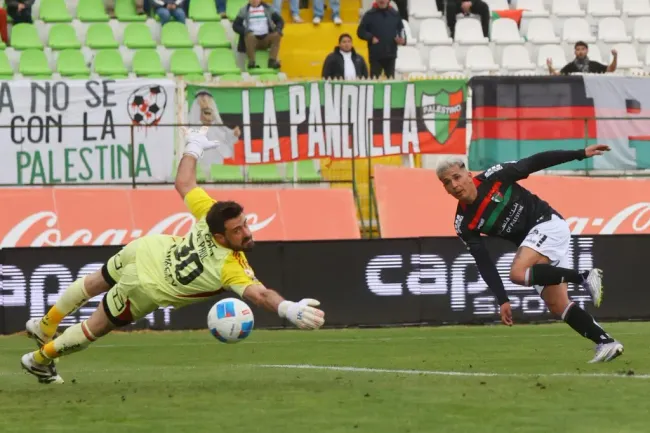 Fernando de Paul fue el mejor de Colo Colo esta tare. Imagen: Jonnathan Oyarzun/Photosport