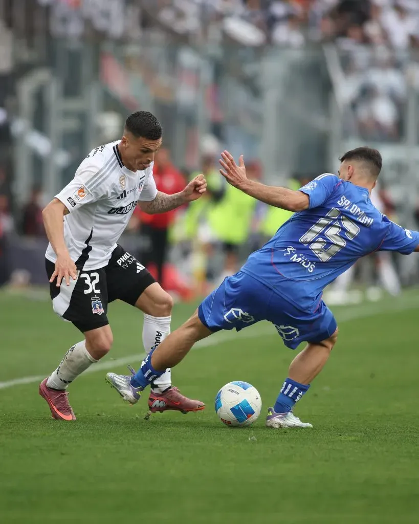Felipe Salomoni sufrió y mucho con Lucas Cepeda en el Superclásico | Foto: Colo Colo