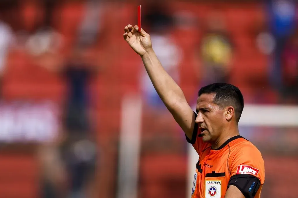 El defensor vio la tarjeta roja ante la U y quedó descartado para el partido ante Deportes Iquique por la fecha 23 de la Liga de Primera.