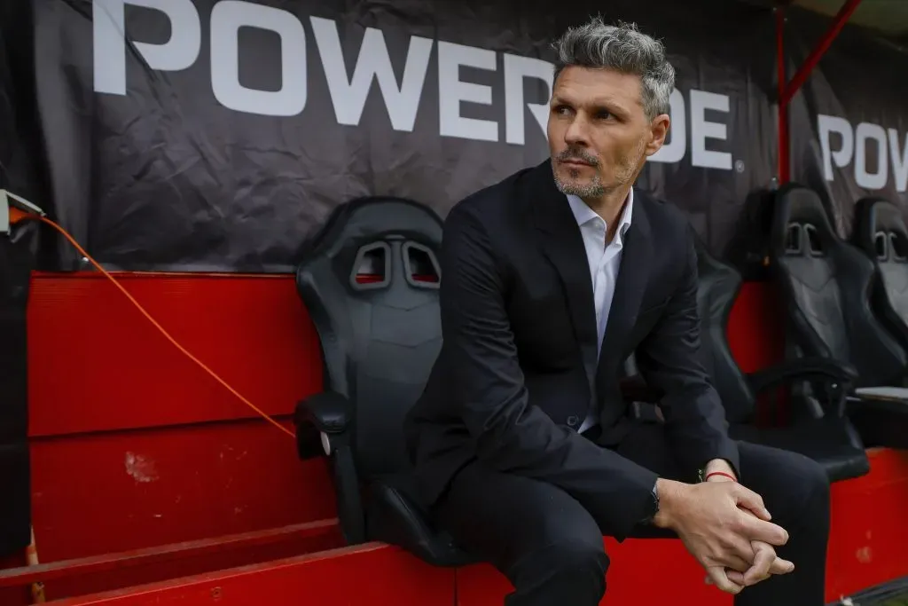 Fernando Ortiz defiende el planteamiento de Colo Colo. | Imagen: Photosport.