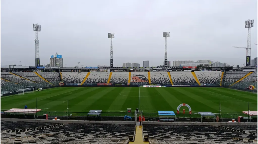 Así está la cancha del Monumental para Colo Colo vs Iquique por la lluvia. (Foto: DaleAlbo)