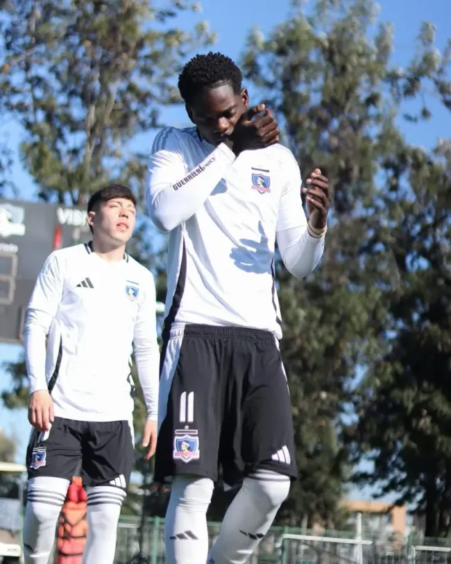 Leandro Hérnandez y Manley Clerveaux volvieron a jugar por Colo Colo. Imagen: Colo Colo Fútbol Joven